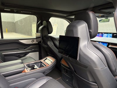 2027 Lincoln Navigator Black Label