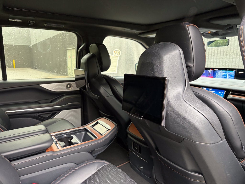 2027 Lincoln Navigator Black Label