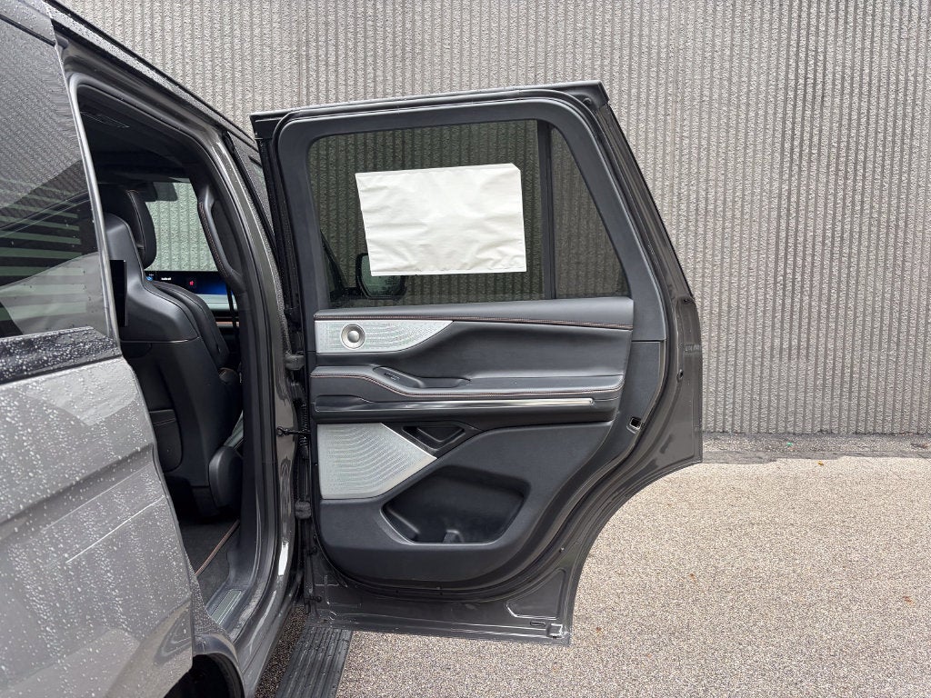 2027 Lincoln Navigator Black Label