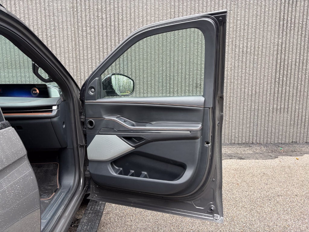 2027 Lincoln Navigator Black Label