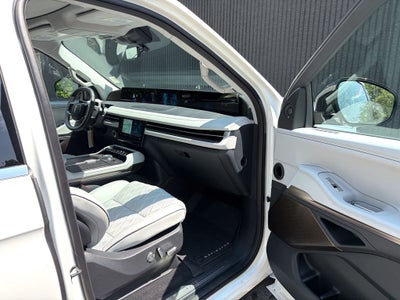 2027 Lincoln Navigator Black Label