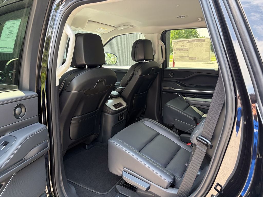2027 Lincoln Navigator Premiere