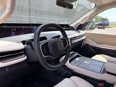 2027 Lincoln Navigator Premiere