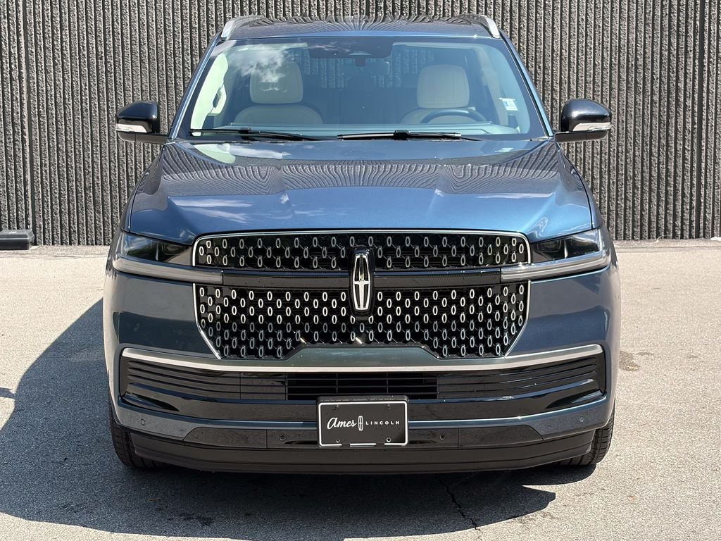 2027 Lincoln Navigator Premiere