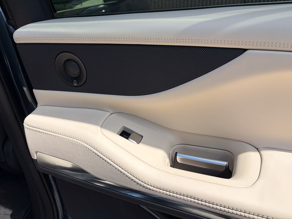 2027 Lincoln Navigator Premiere