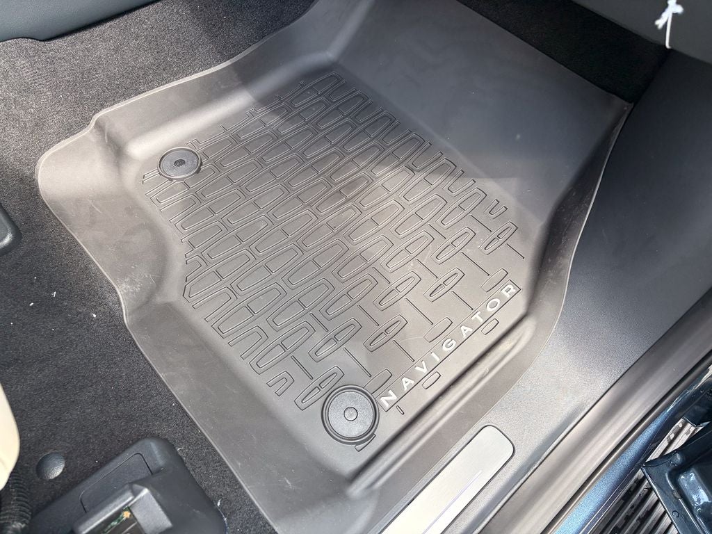 2027 Lincoln Navigator Premiere