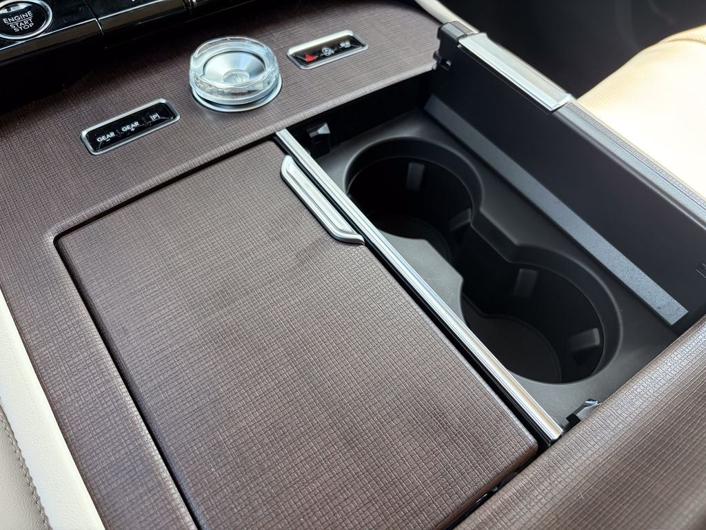 2027 Lincoln Navigator Premiere