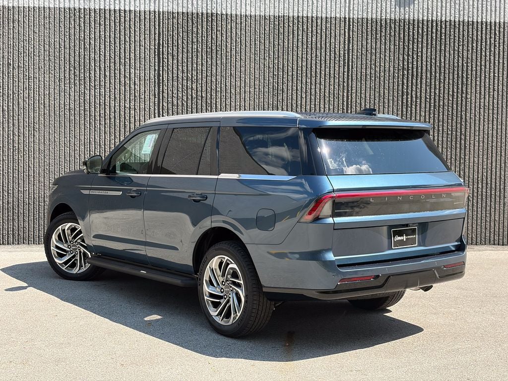 2027 Lincoln Navigator Premiere