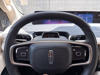 2027 Lincoln Navigator Premiere
