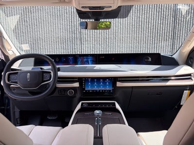 2027 Lincoln Navigator Premiere