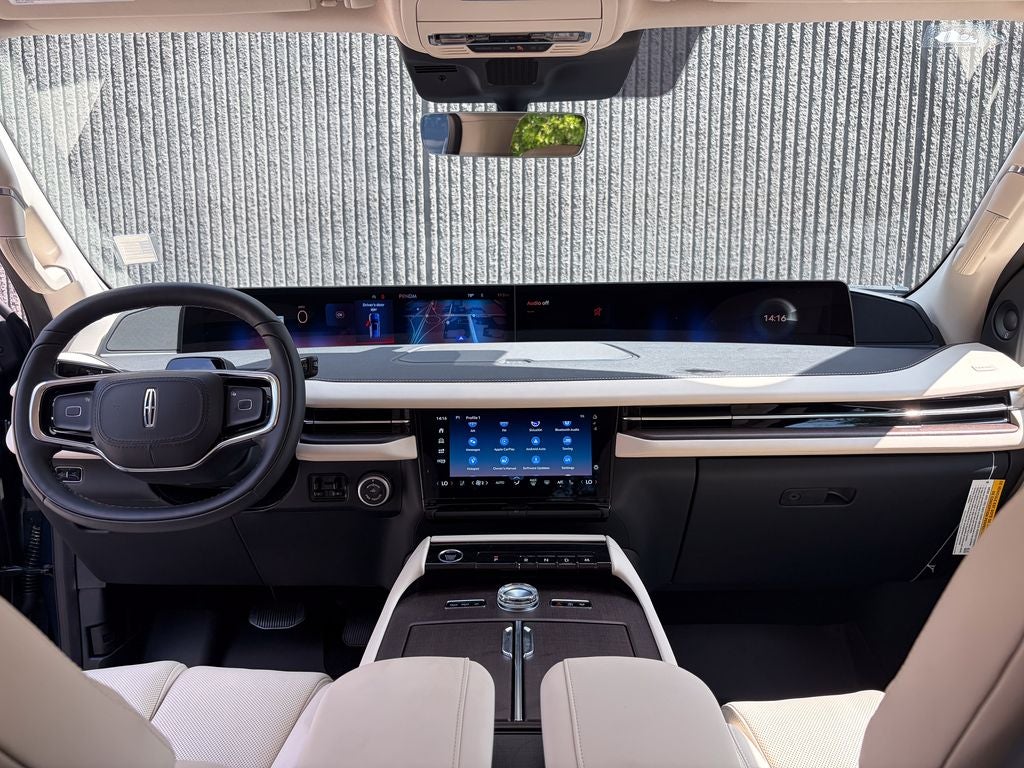 2027 Lincoln Navigator Premiere