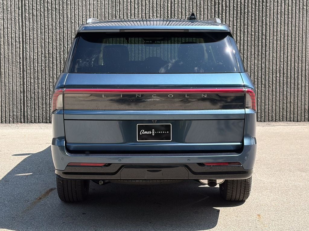 2027 Lincoln Navigator Premiere