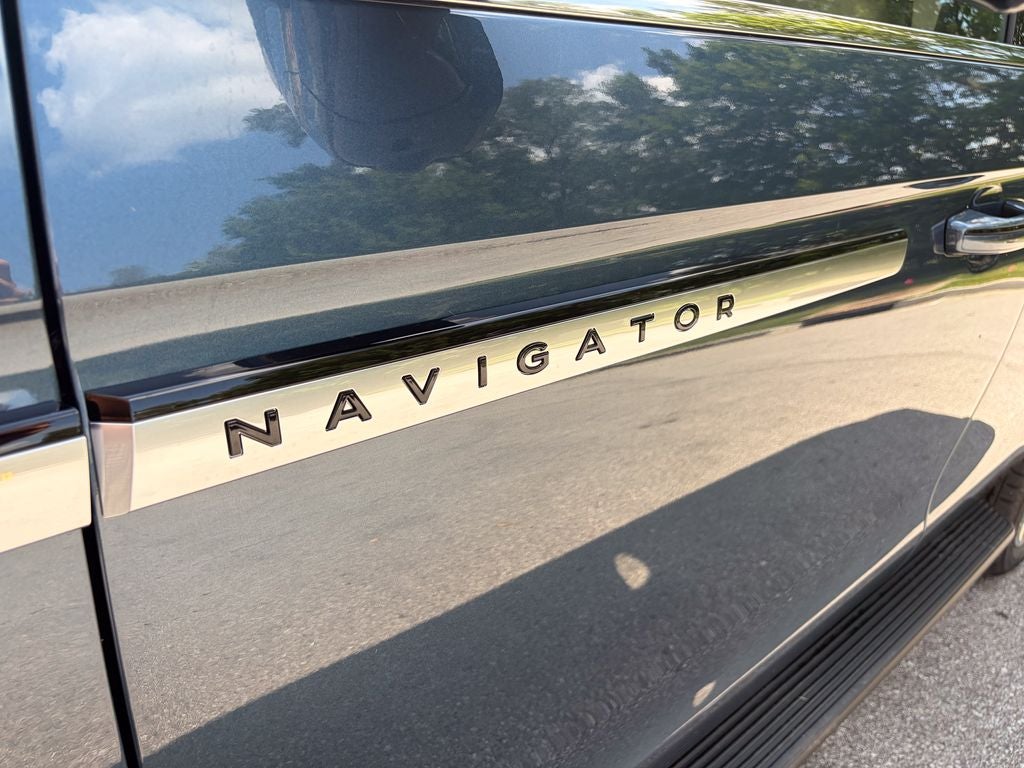 2027 Lincoln Navigator Premiere