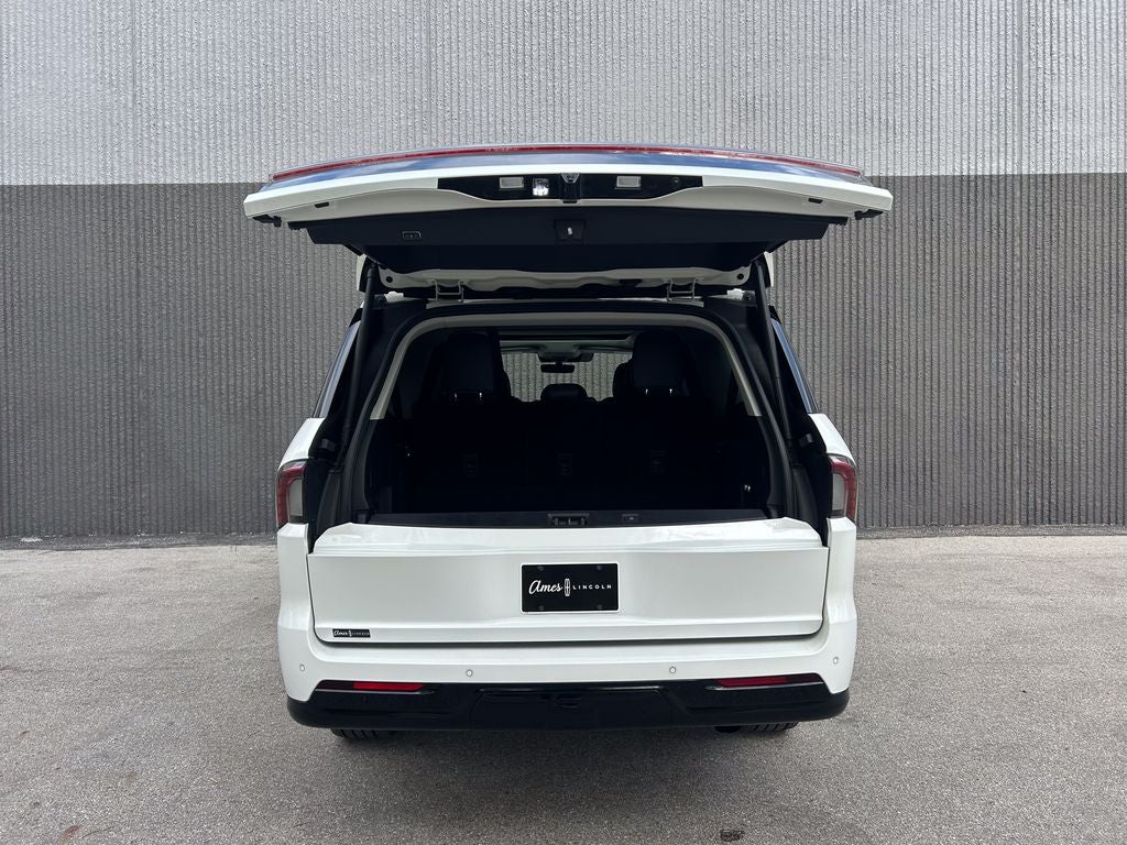 2025 Lincoln Navigator L Reserve