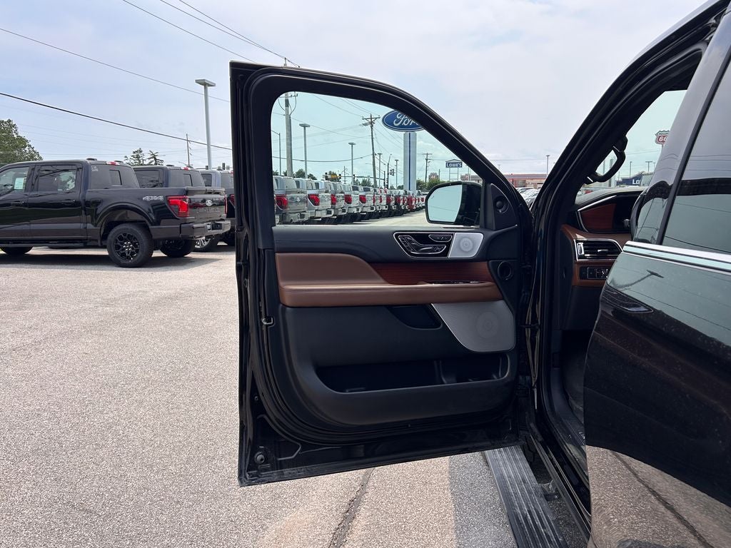 2022 Lincoln Navigator L Reserve