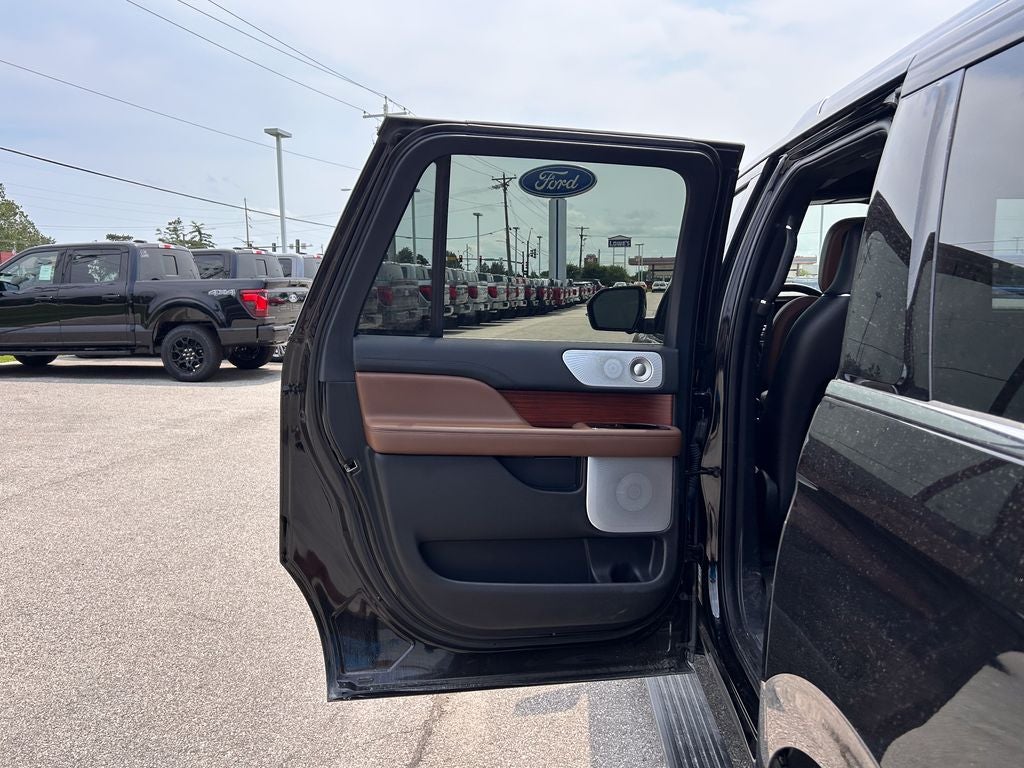 2022 Lincoln Navigator L Reserve