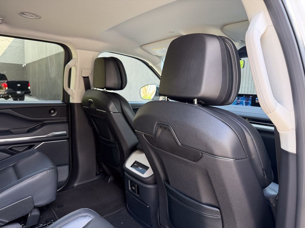 2026 Lincoln Navigator L Premiere