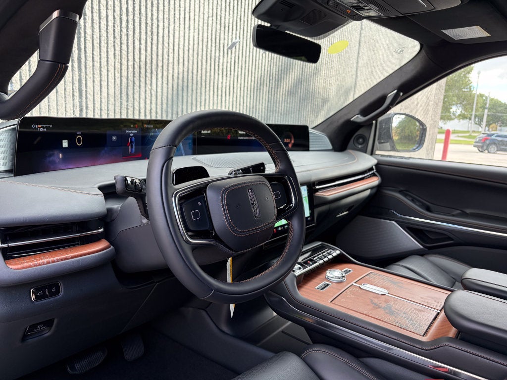 2027 Lincoln Navigator L Black Label