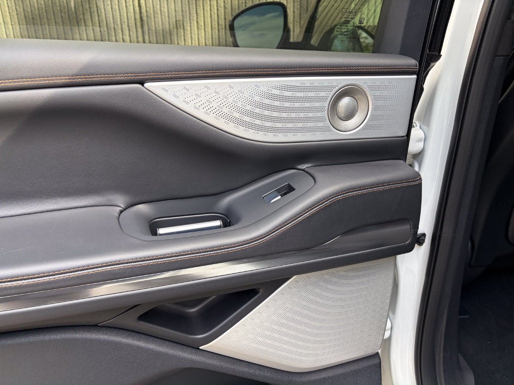 2027 Lincoln Navigator L Black Label