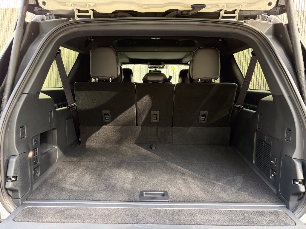 2027 Lincoln Navigator L Black Label