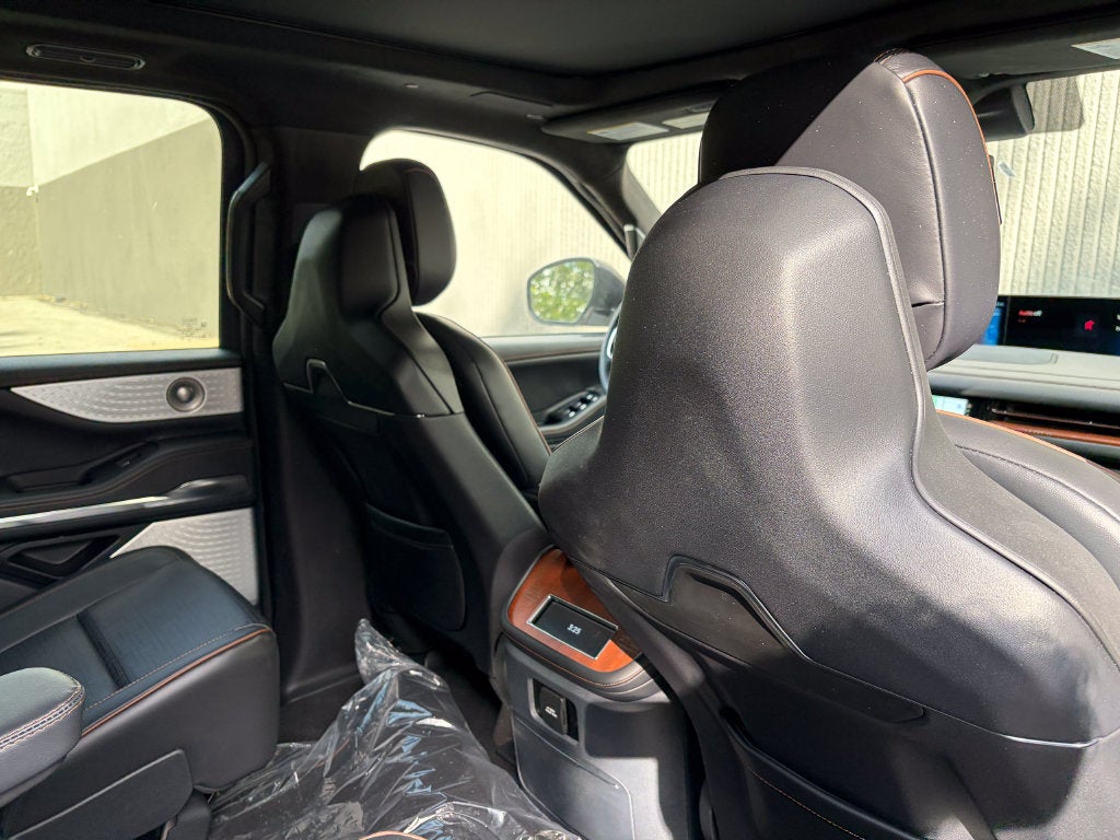 2027 Lincoln Navigator L Black Label