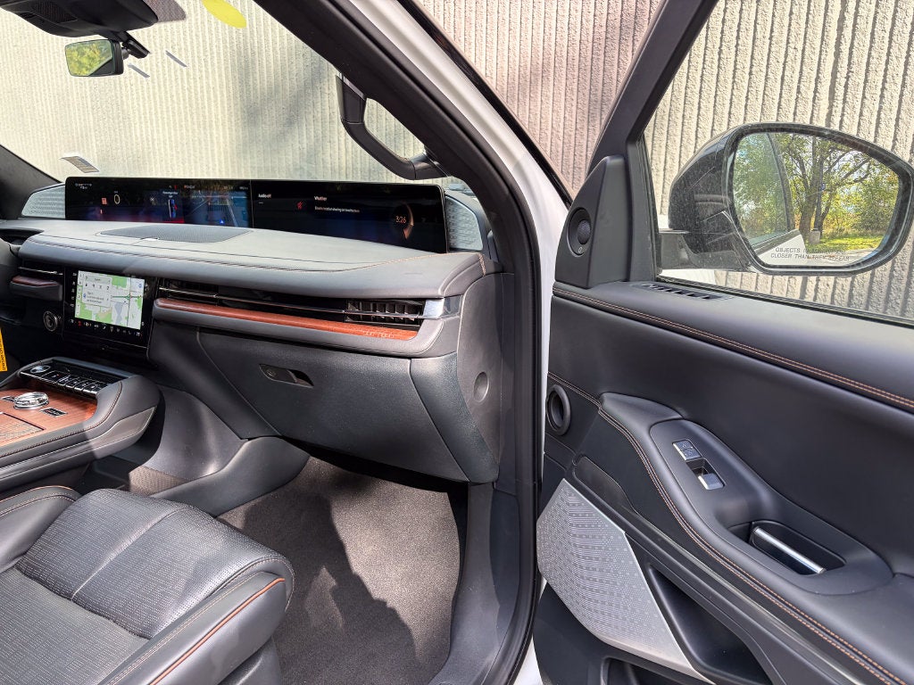 2027 Lincoln Navigator L Black Label