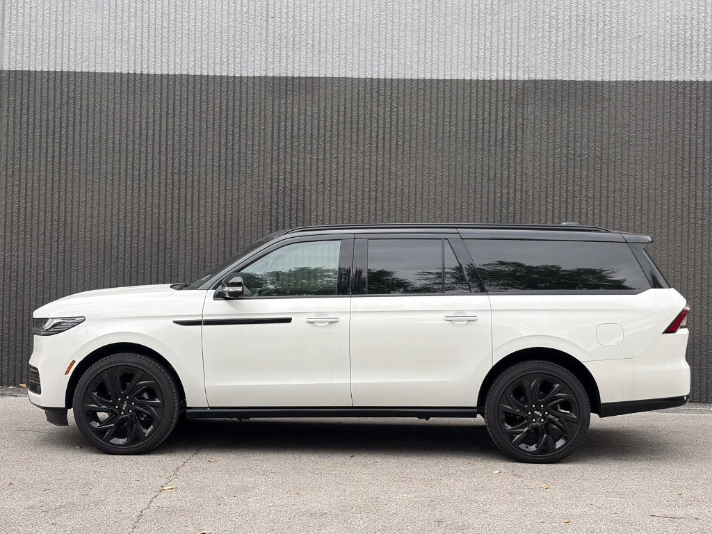2027 Lincoln Navigator L Black Label