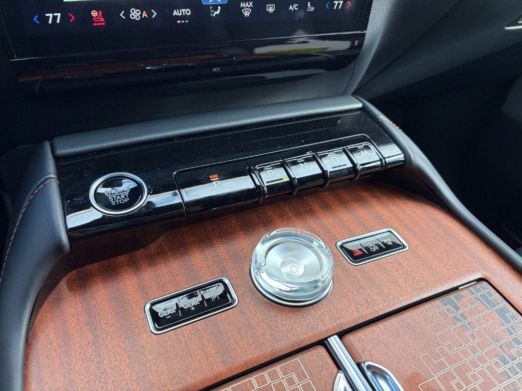 2027 Lincoln Navigator L Black Label