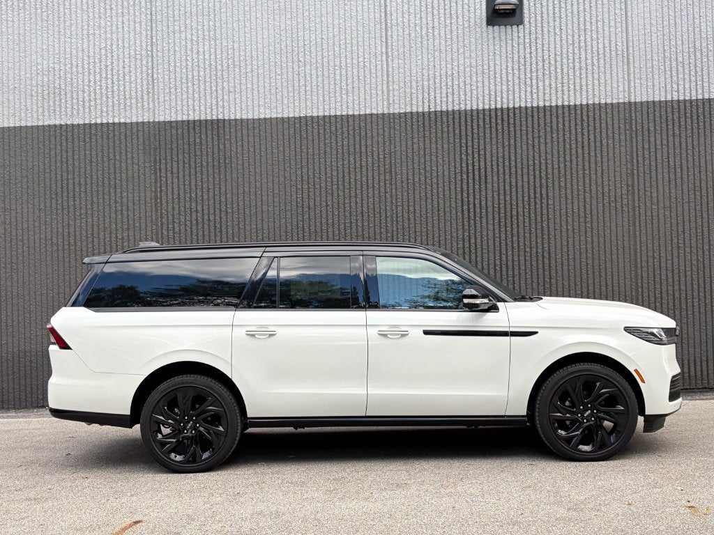 2027 Lincoln Navigator L Black Label