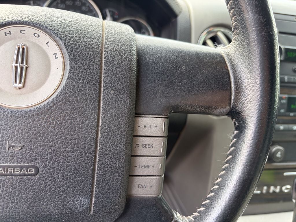 2007 Lincoln Mark LT Base