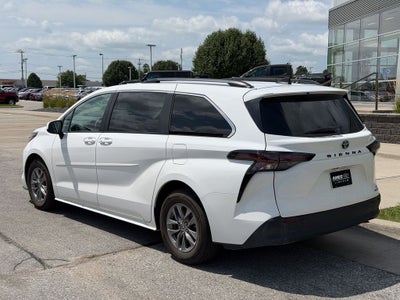 2023 Toyota Sienna LE 8 Passenger