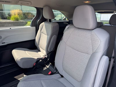2025 Toyota Sienna LE 8 Passenger