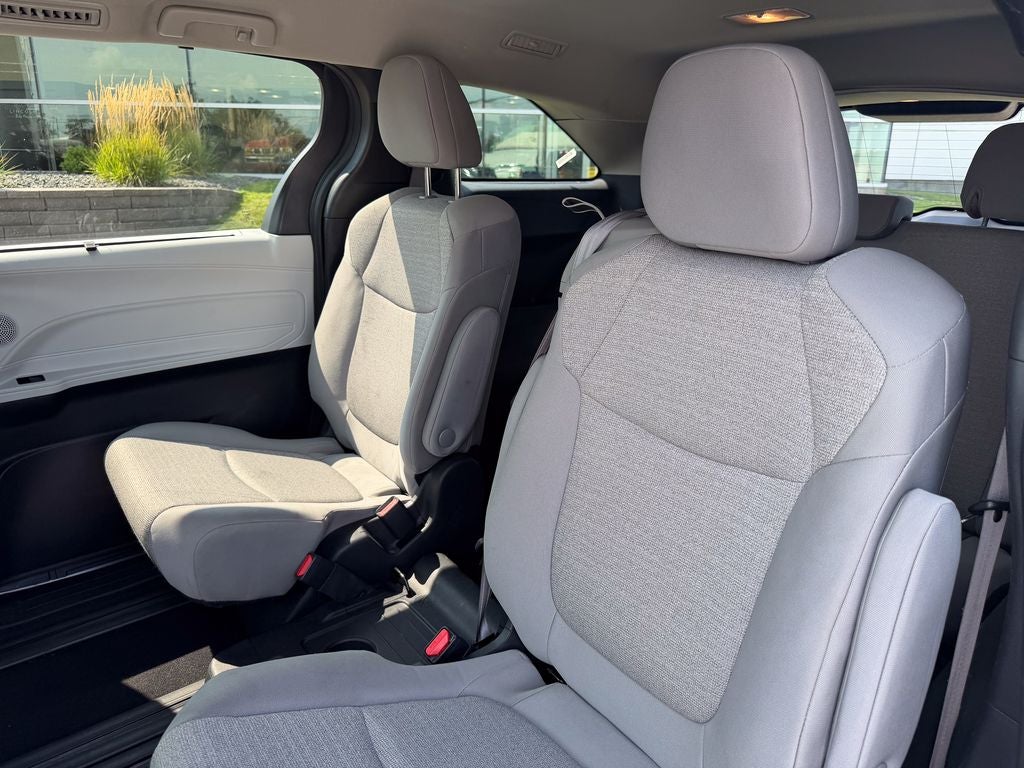 2025 Toyota Sienna LE 8 Passenger