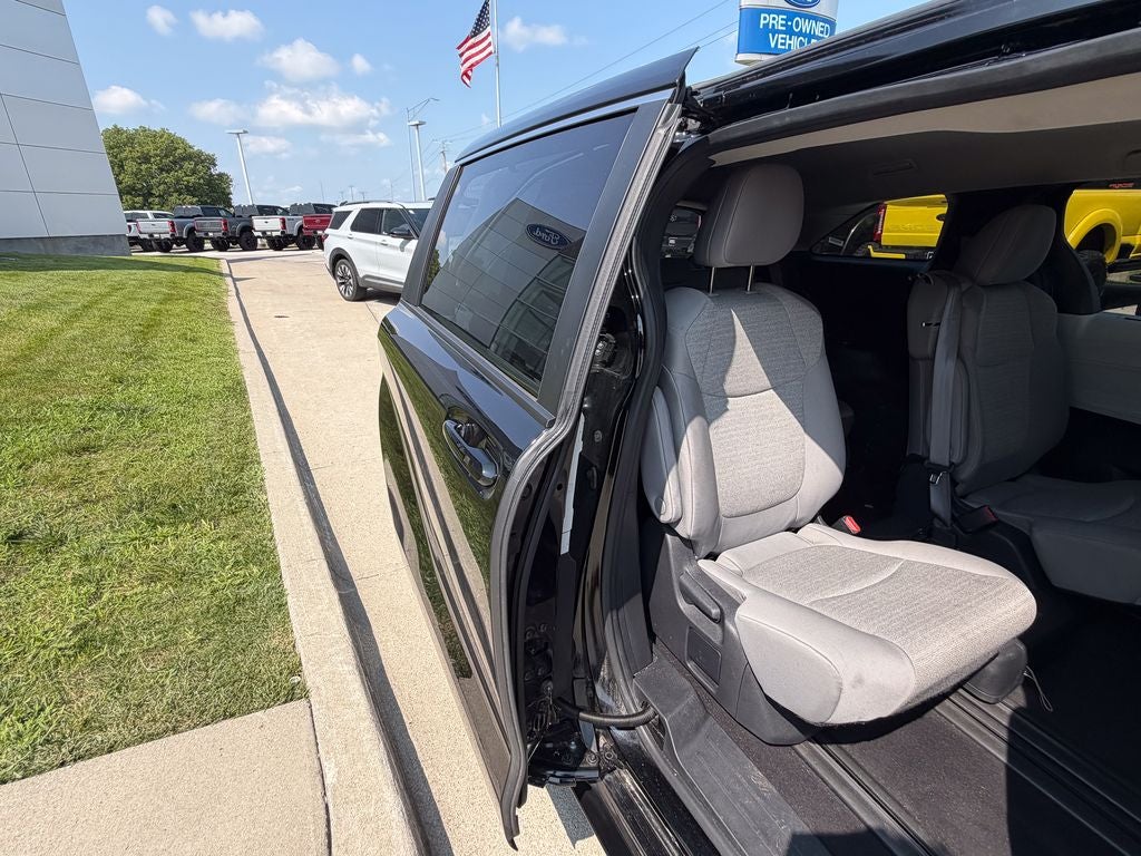 2025 Toyota Sienna LE 8 Passenger