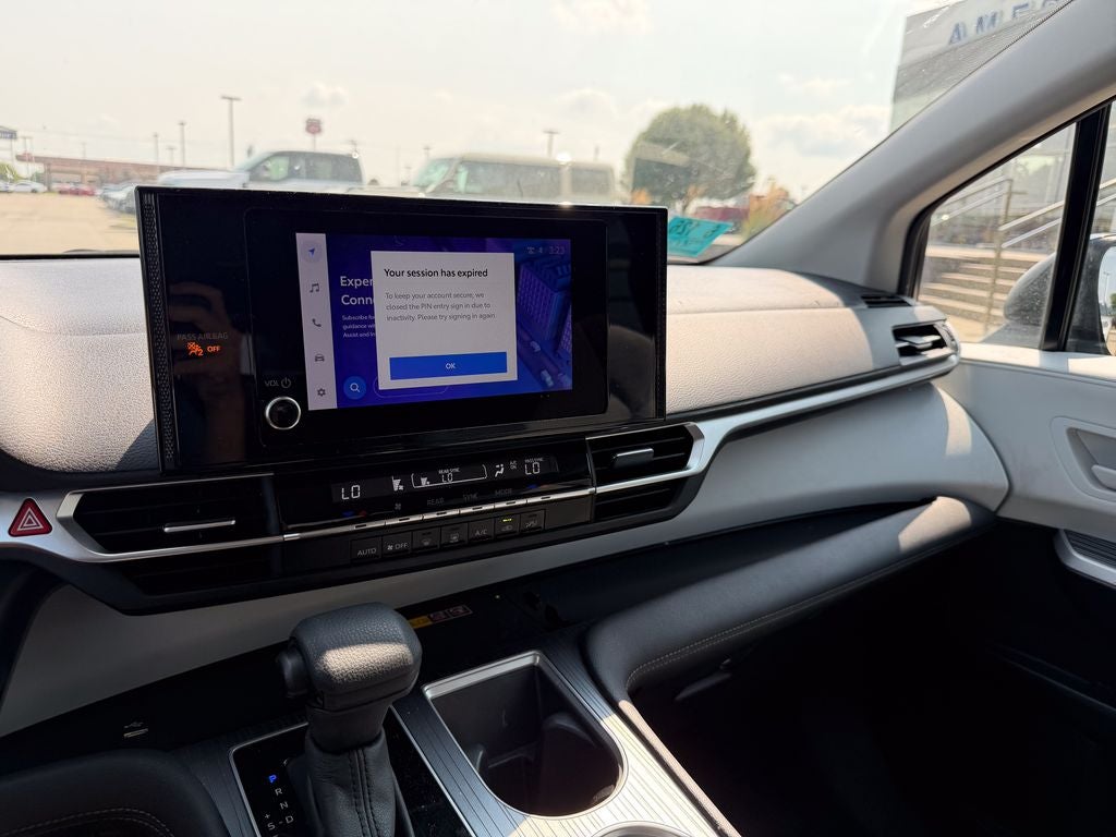 2025 Toyota Sienna LE 8 Passenger
