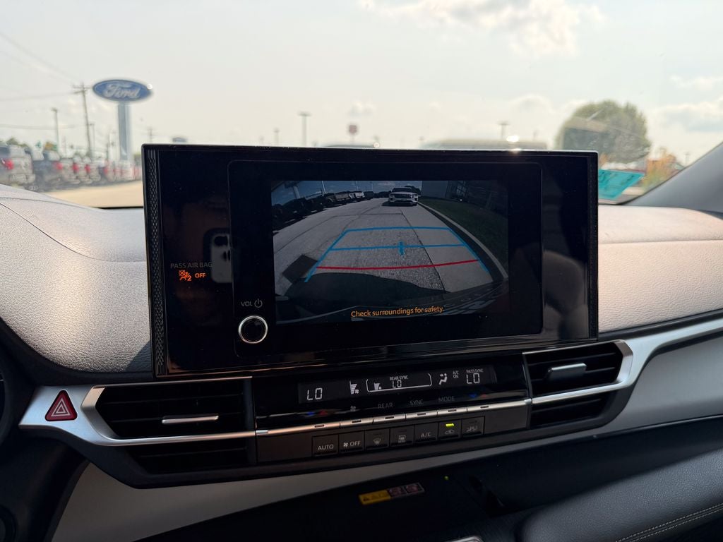 2025 Toyota Sienna LE 8 Passenger