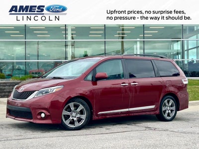 2017 Toyota Sienna SE 8 Passenger