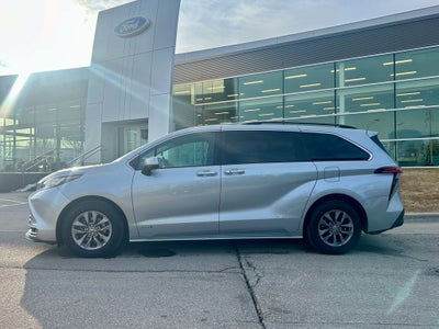 2021 Toyota Sienna XLE 7 Passenger