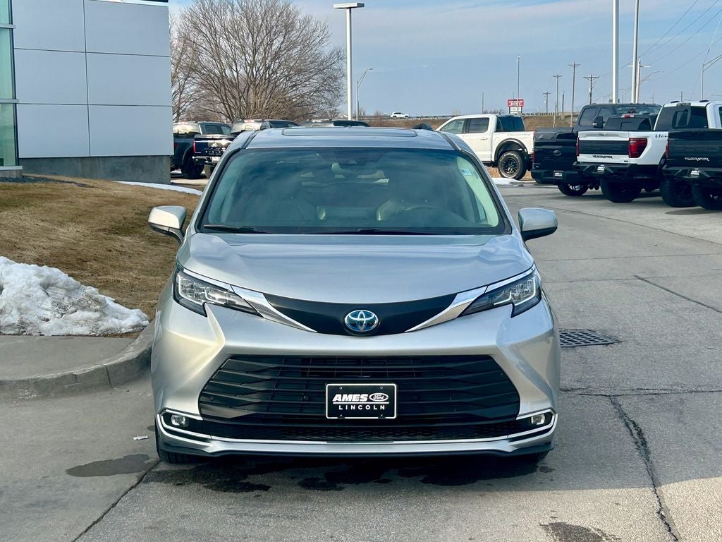 2021 Toyota Sienna XLE 7 Passenger
