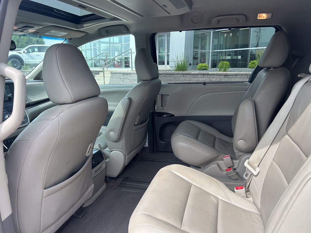 2017 Toyota Sienna XLE Premium 8 Passenger