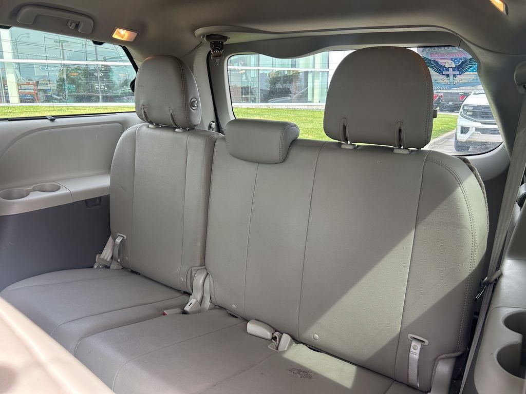 2017 Toyota Sienna XLE Premium 8 Passenger