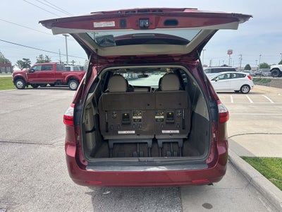 2017 Toyota Sienna XLE Premium 8 Passenger
