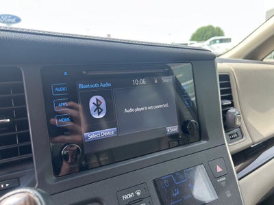 2017 Toyota Sienna XLE Premium 8 Passenger