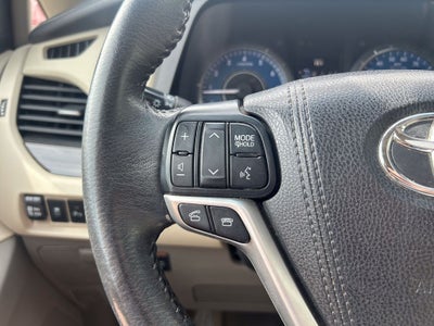 2017 Toyota Sienna XLE Premium 8 Passenger