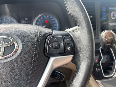 2017 Toyota Sienna XLE Premium 8 Passenger