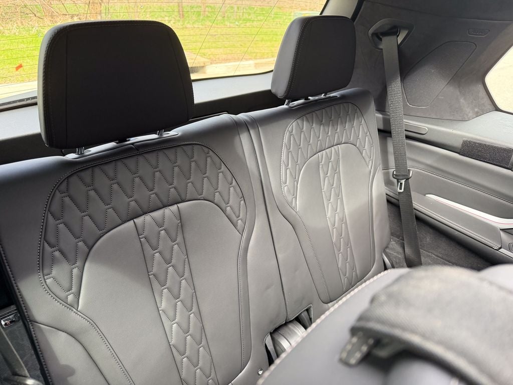 2023 BMW X7 M60i