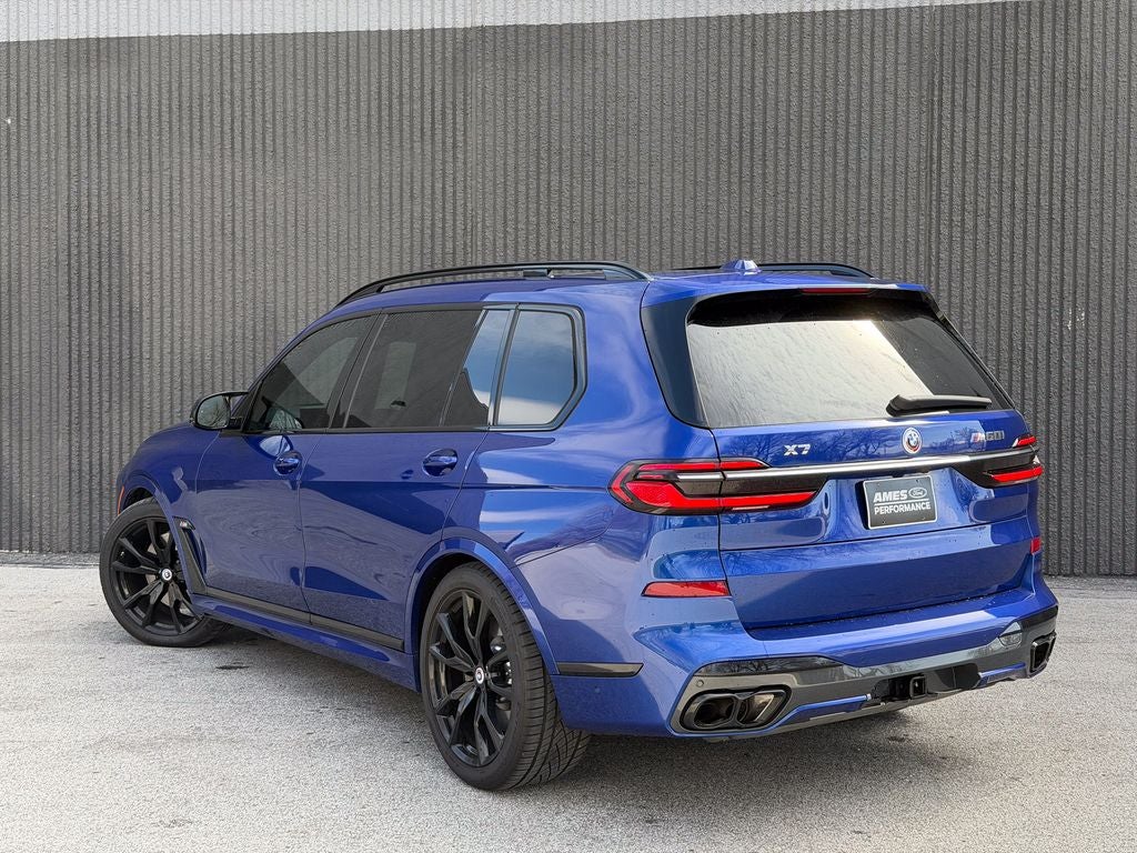 2023 BMW X7 M60i