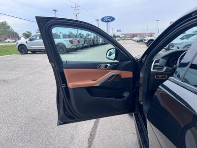 2022 BMW X6 xDrive40i