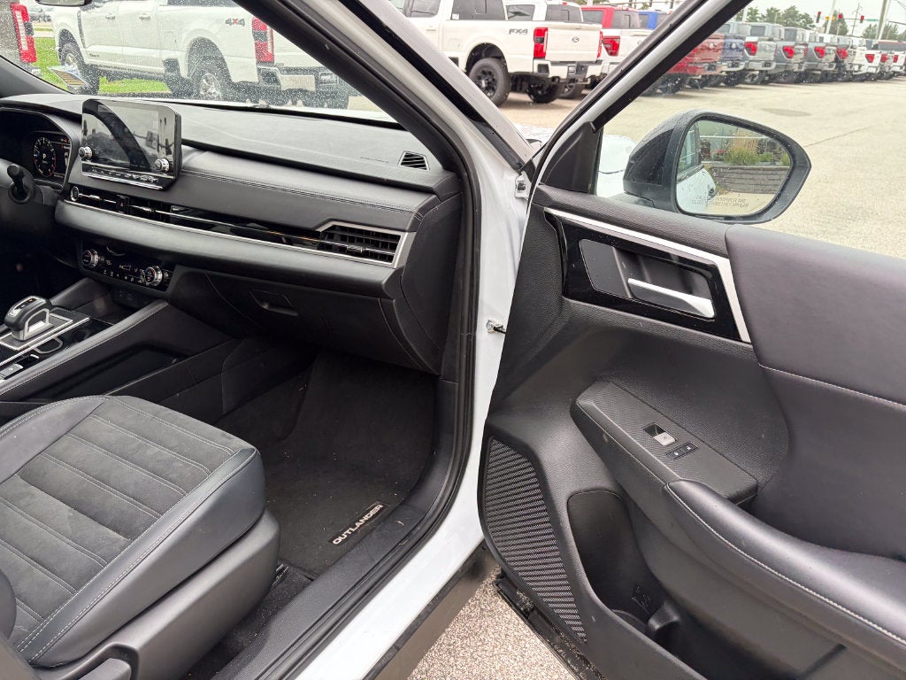2024 Mitsubishi Outlander SE Black Edition