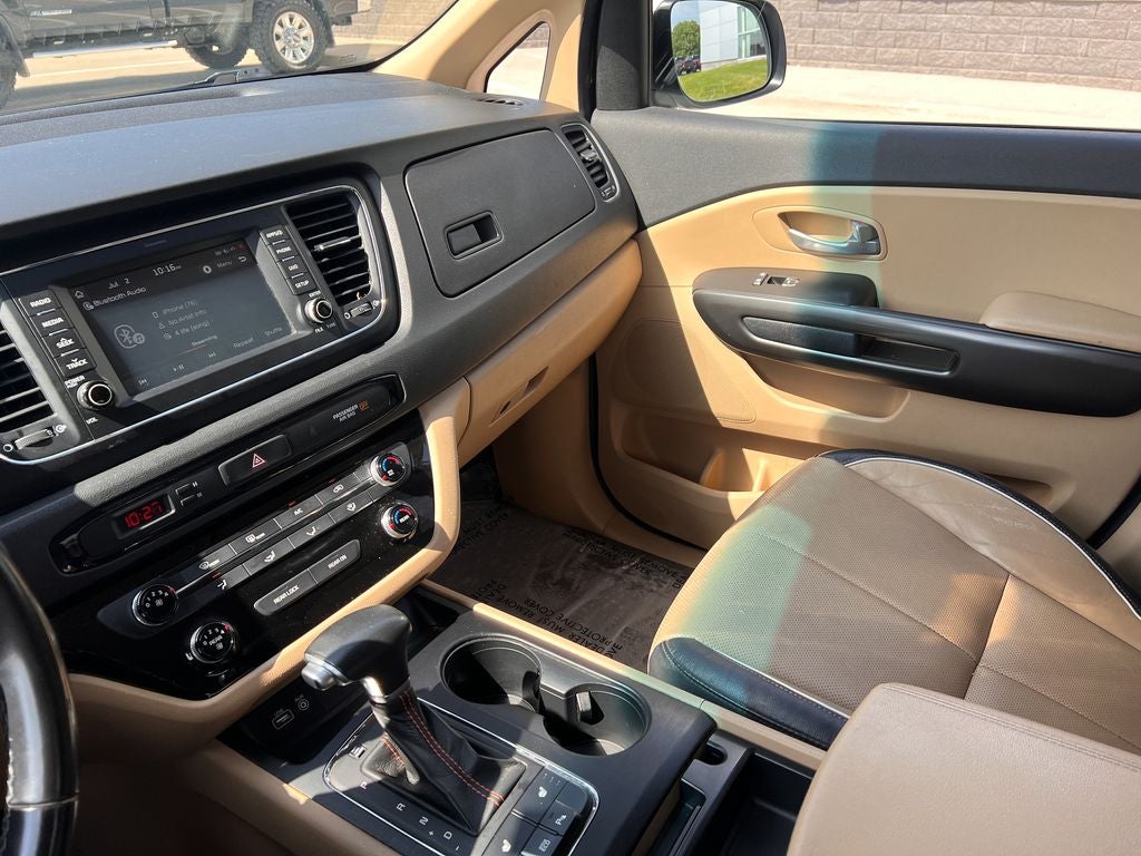 2017 Kia Sedona LX